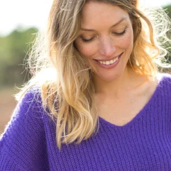 Trui in loose model met V-hals, patenttricot met zachte touch