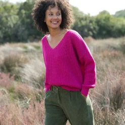 Trui in loose model met V-hals, patenttricot met zachte touch