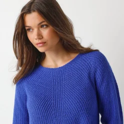 Trui in patenttricot met uitlopend model met zachte touch