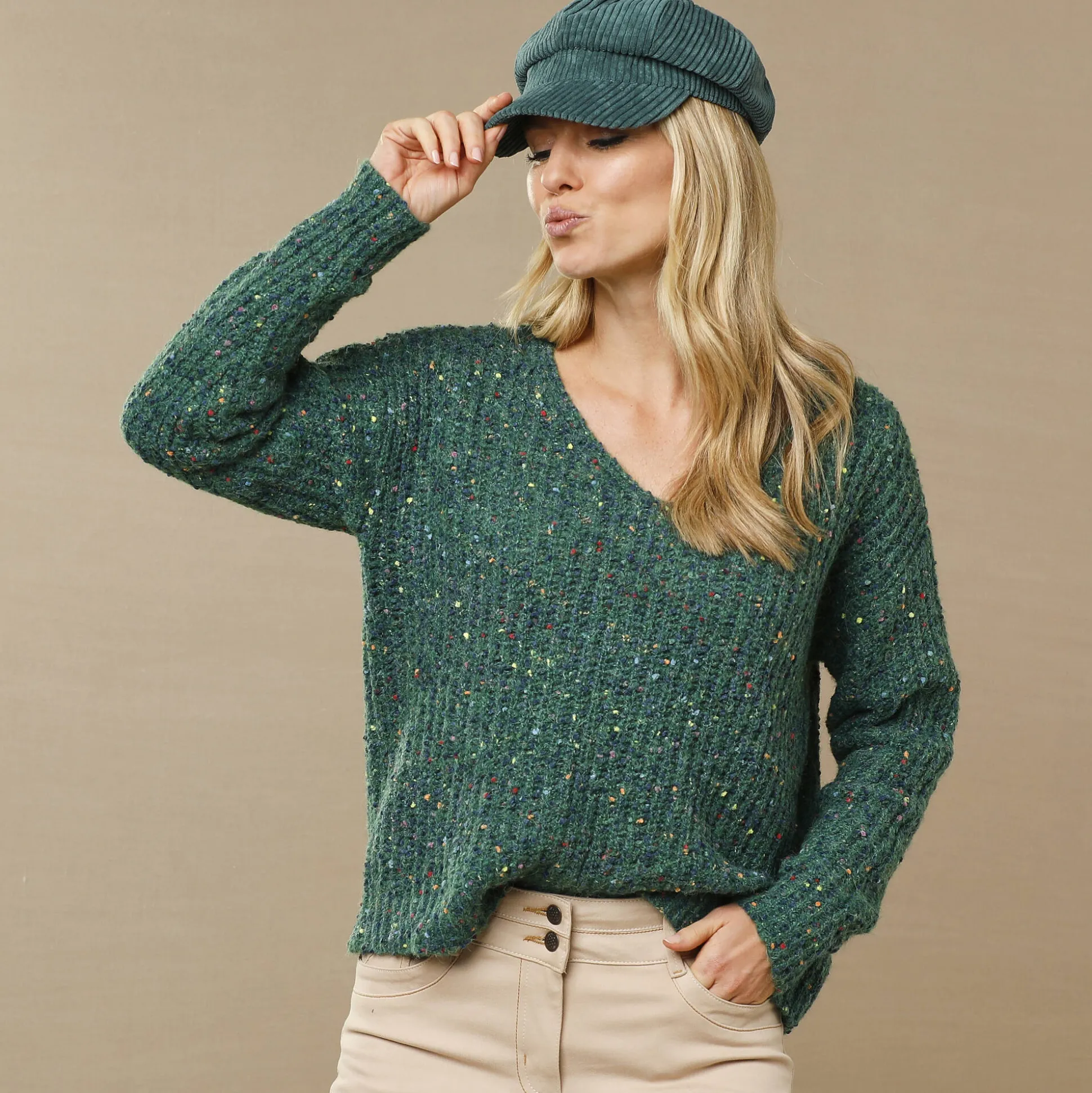 Trui met loose volume en V-hals, gespikkeld patenttricot