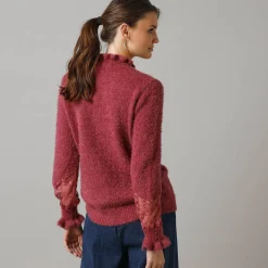Trui met opstaande ruchekraag, harig tricot en geborduurde tule