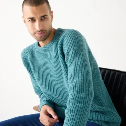 Trui met ronde hals en haak ingezette mouwen, patenttricot met 30% wol