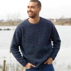 Trui met ronde hals en haak ingezette mouwen, patenttricot met 30% wol