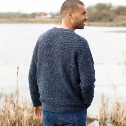 Trui met ronde hals en haak ingezette mouwen, patenttricot met 30% wol