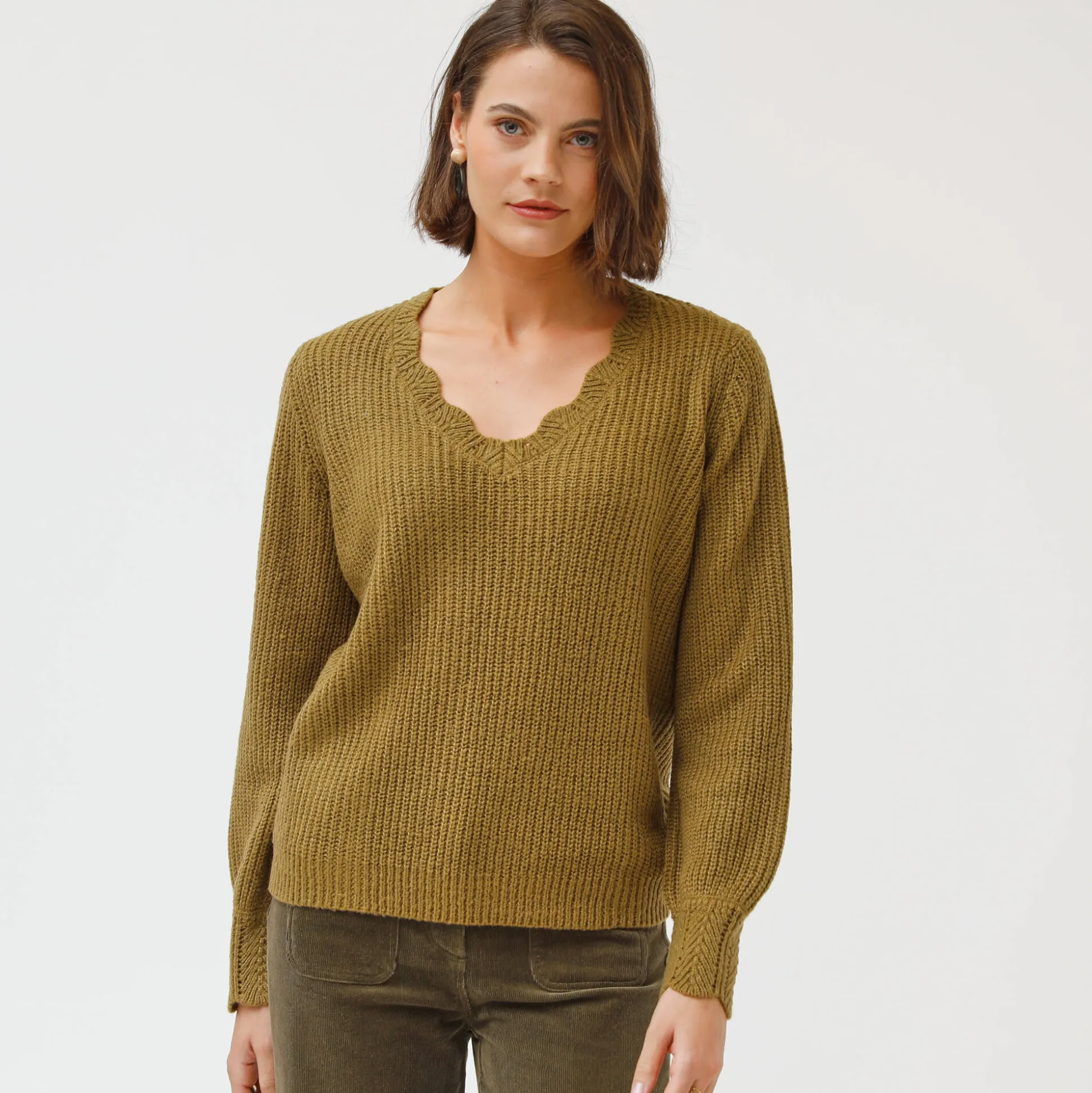 Trui met V-hals, patenttricot
