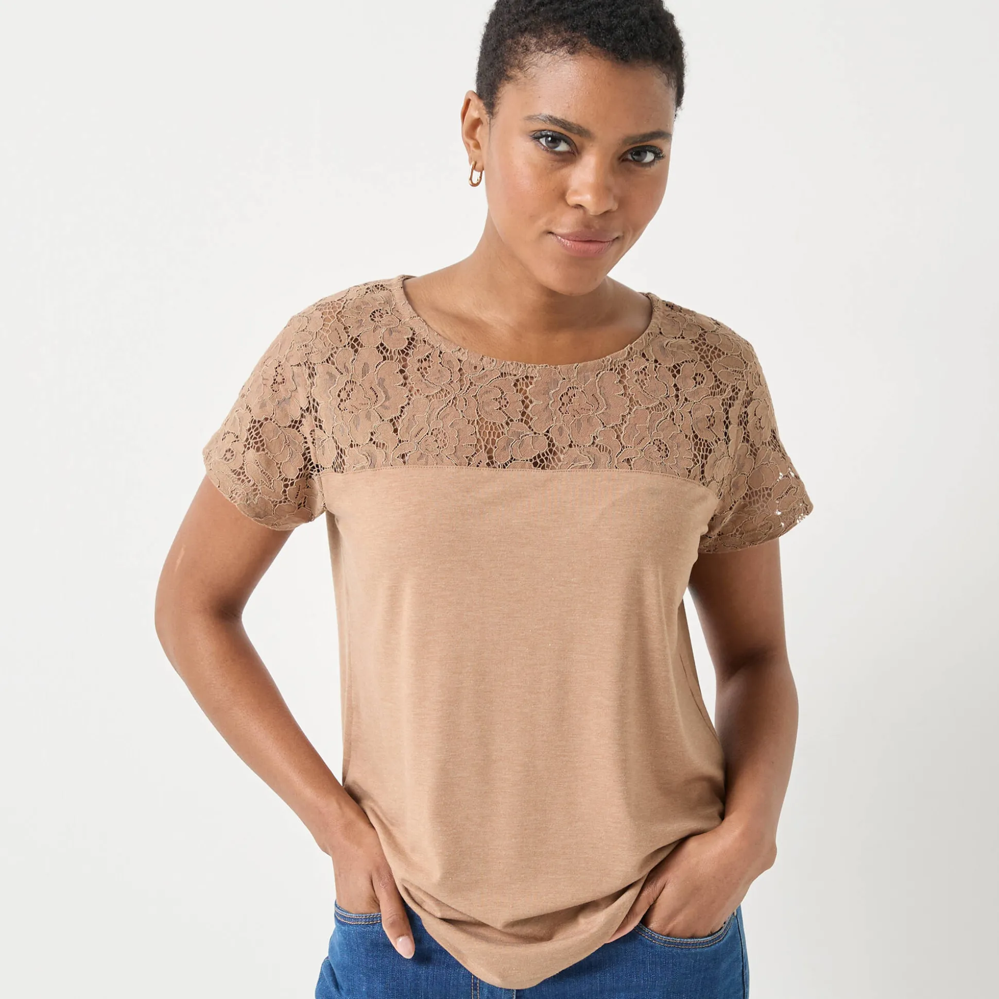 T-shirt met korte mouwen in kant