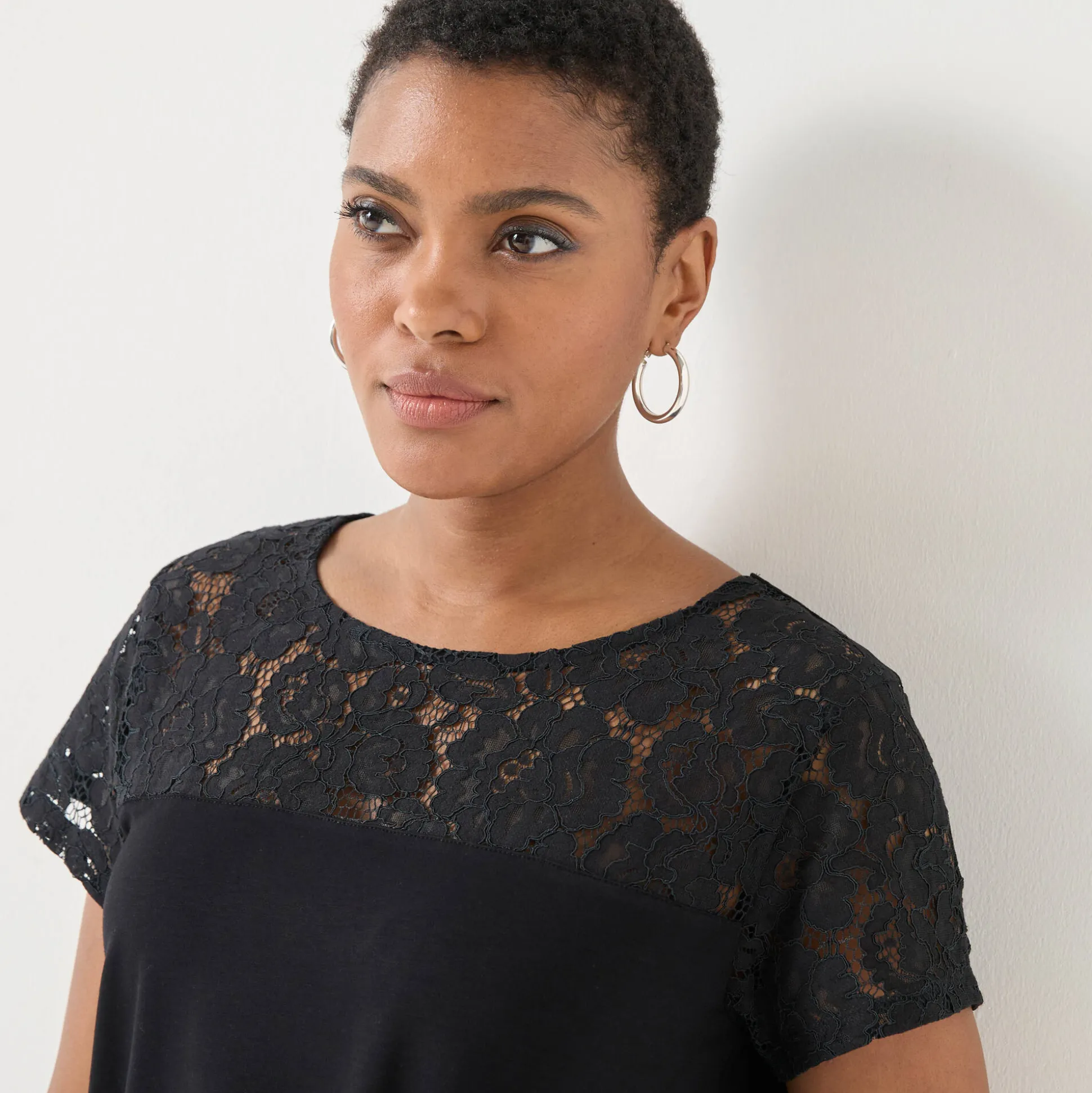 T-shirt met korte mouwen in kant
