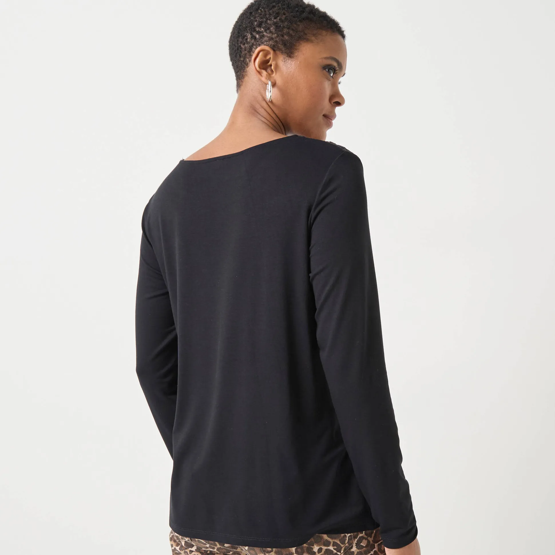 T-shirt met ronde hals en lange mouwen in kant