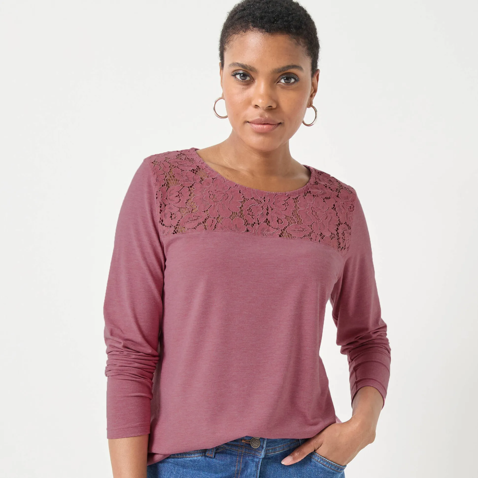 T-shirt met ronde hals en lange mouwen in kant