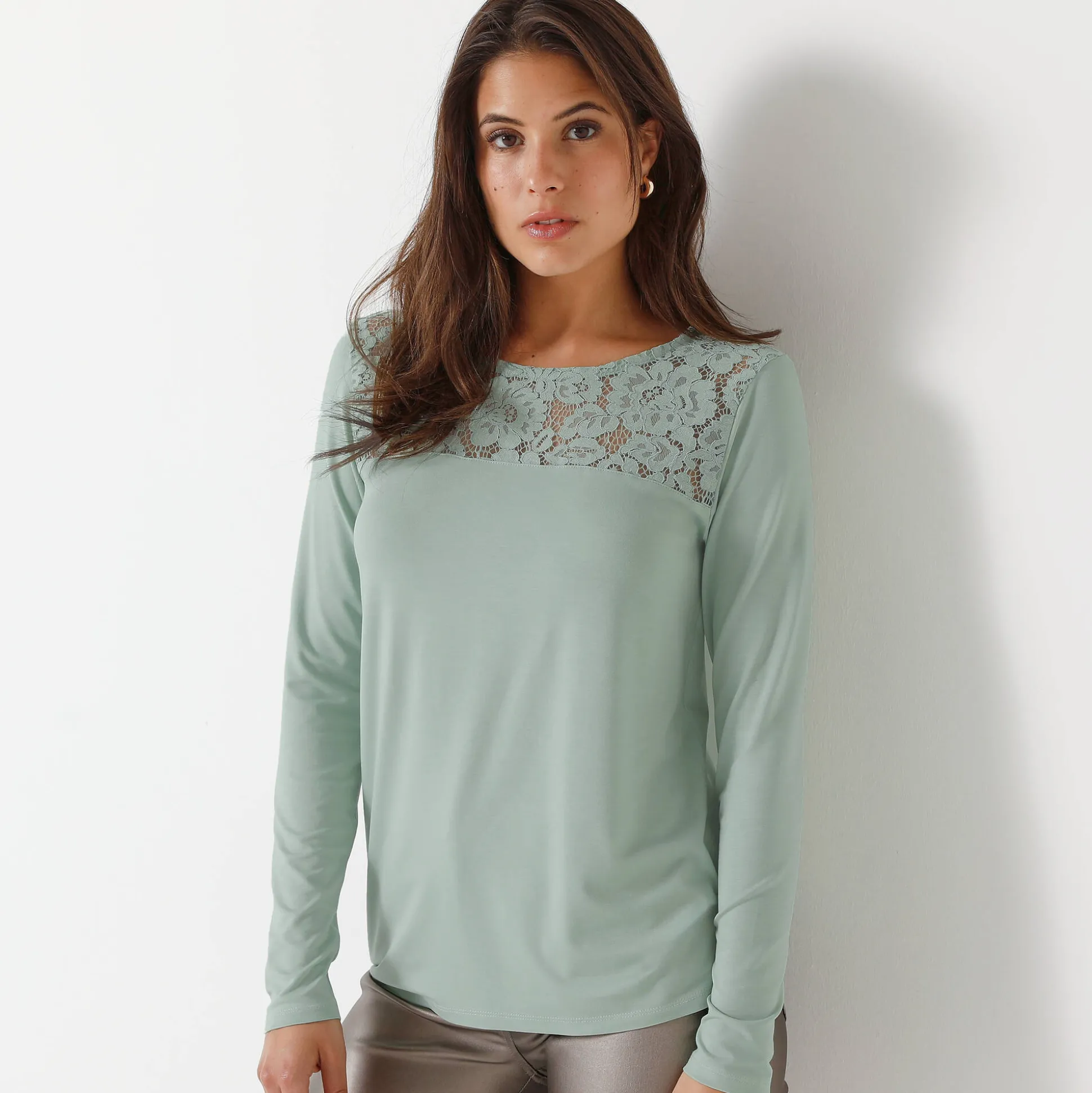 T-shirt met ronde hals en lange mouwen in kant