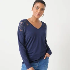 T-shirt met V-hals en lange mouwen in kant