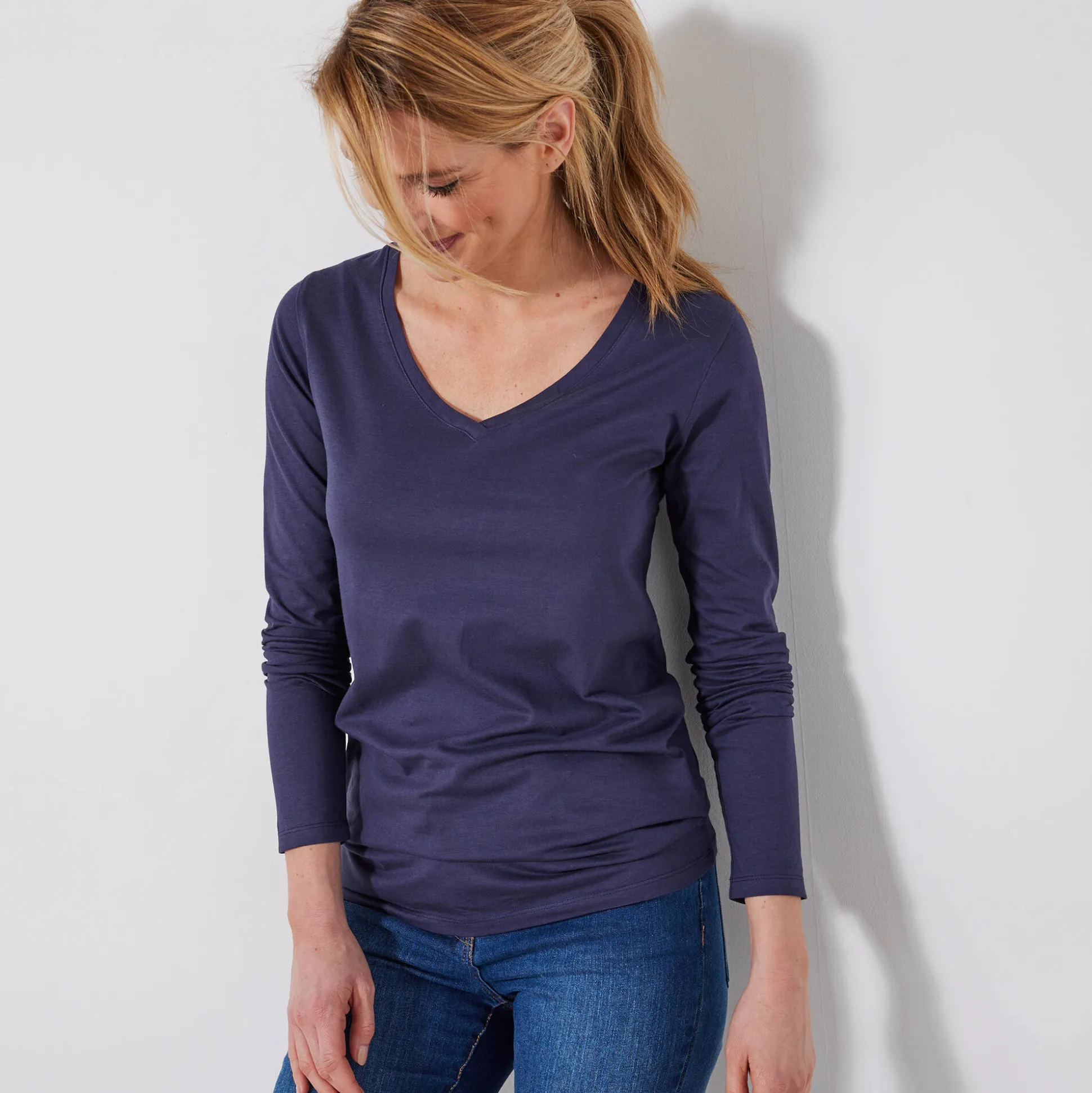 T-shirt met V-hals en lange mouwen