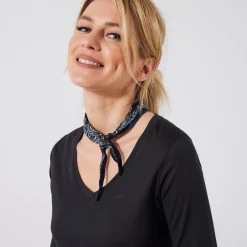 T-shirt met V-hals en lange mouwen