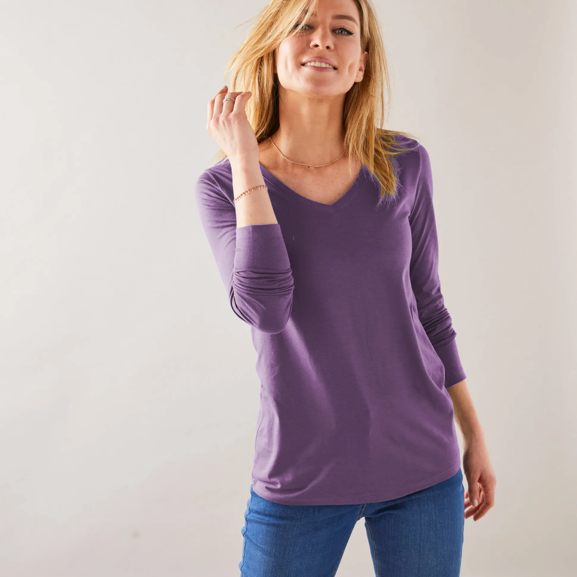 T-shirt met V-hals en lange mouwen