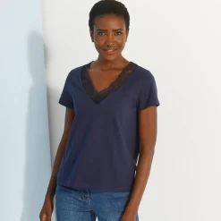 T-shirt met V-hals in kant