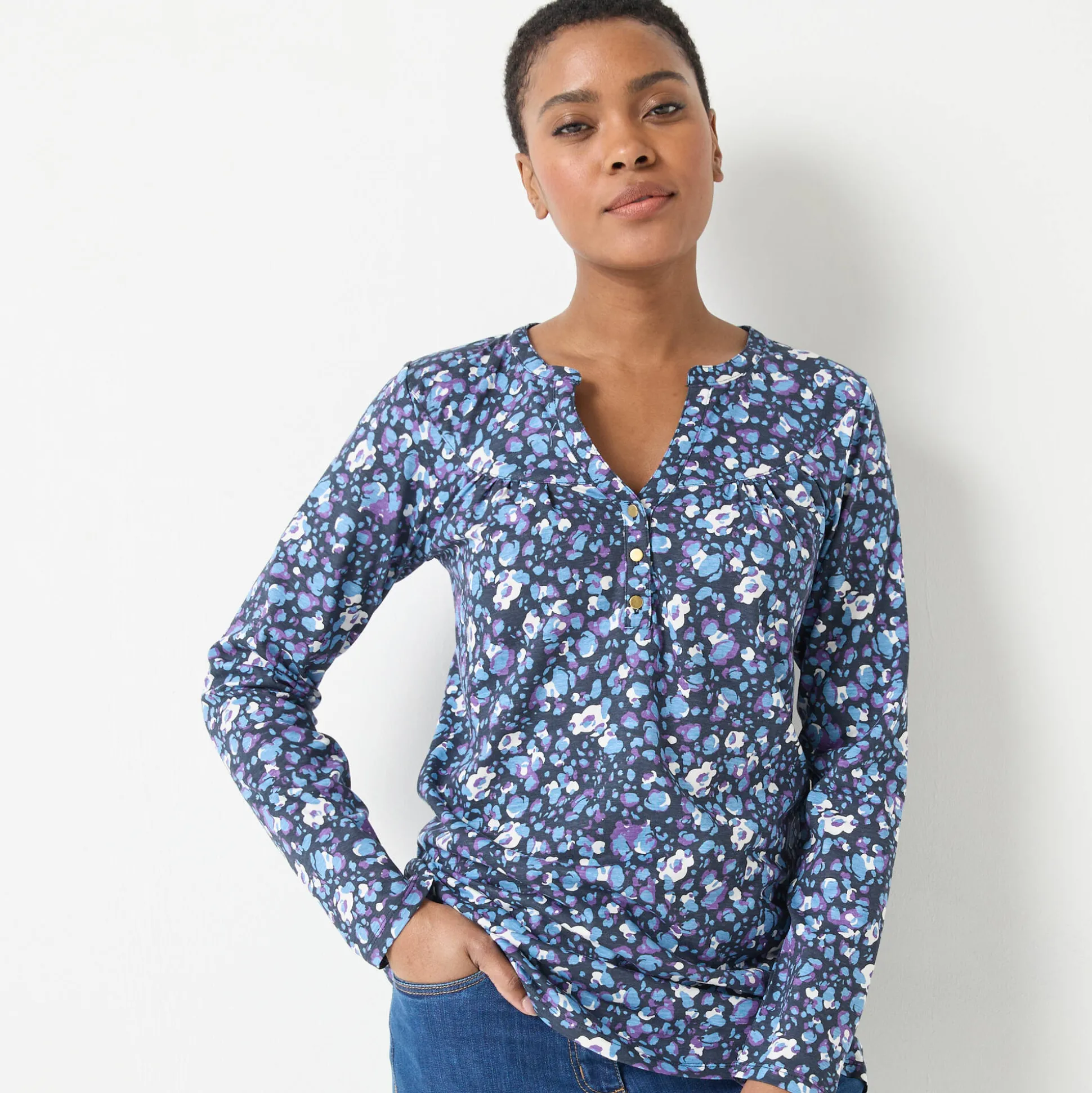 Tuniek met knoopkraag en dierenhuidprint