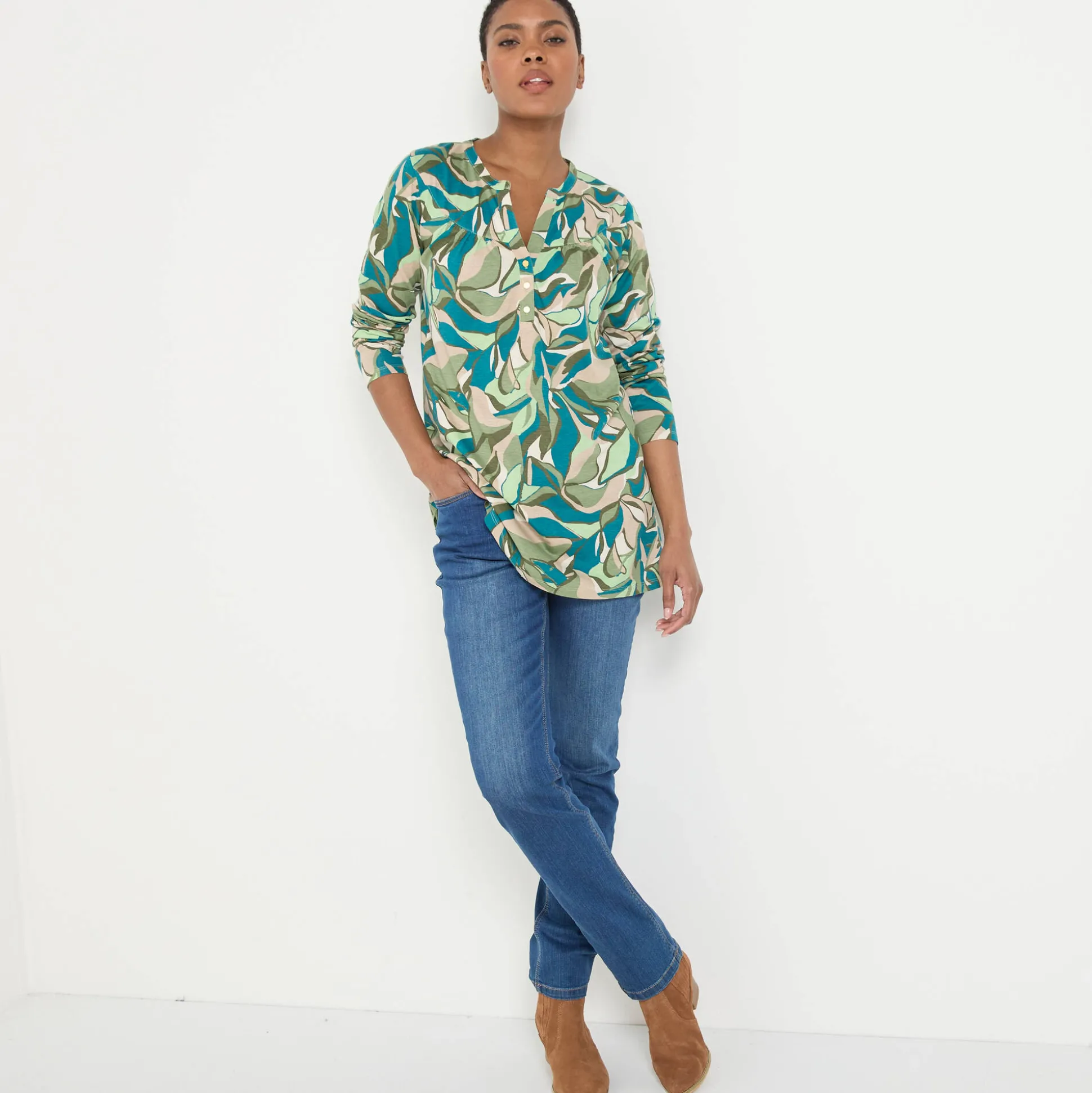 Tuniek met knoopkraag en bloemenprint
