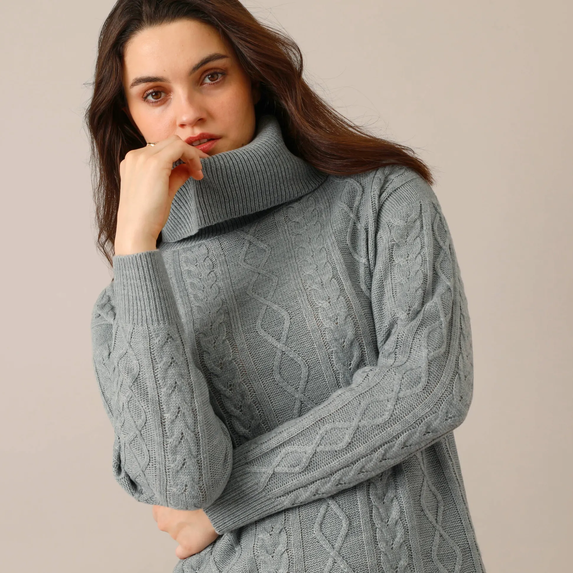 Tuniektrui in kabeltricot met rolkraag