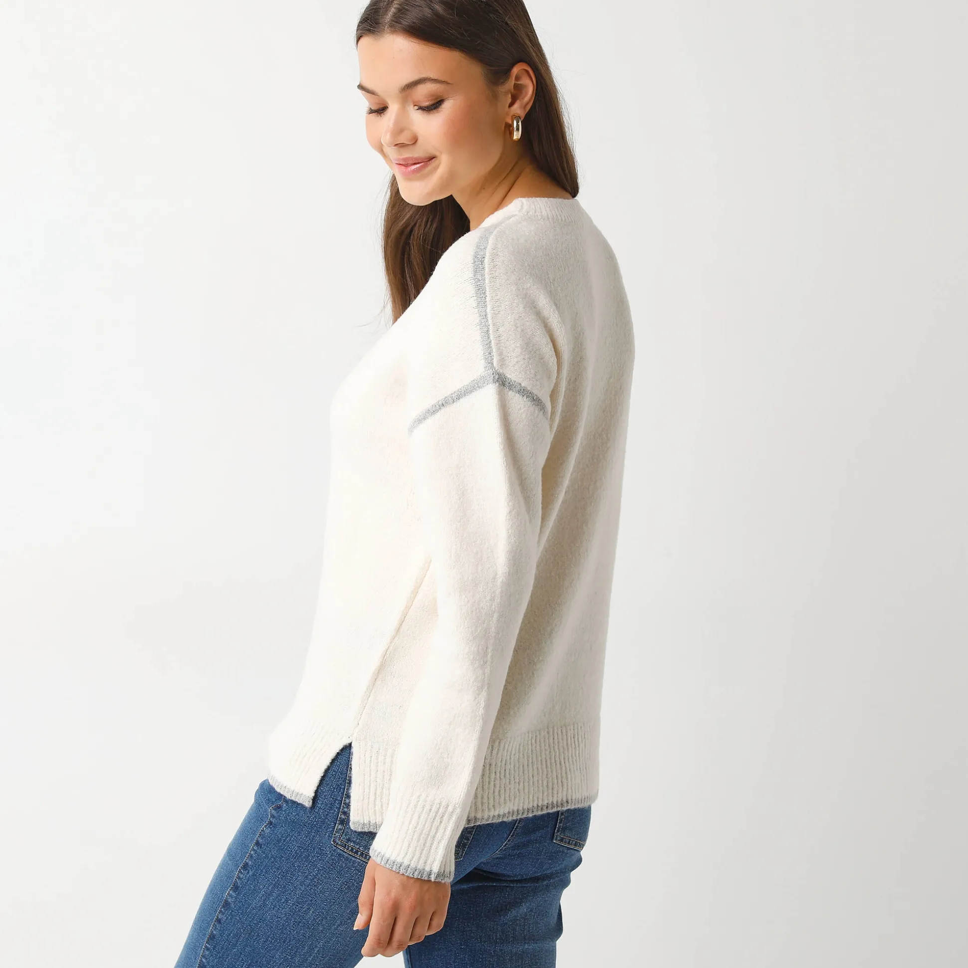 Tweekleurige trui in streelzacht tricot