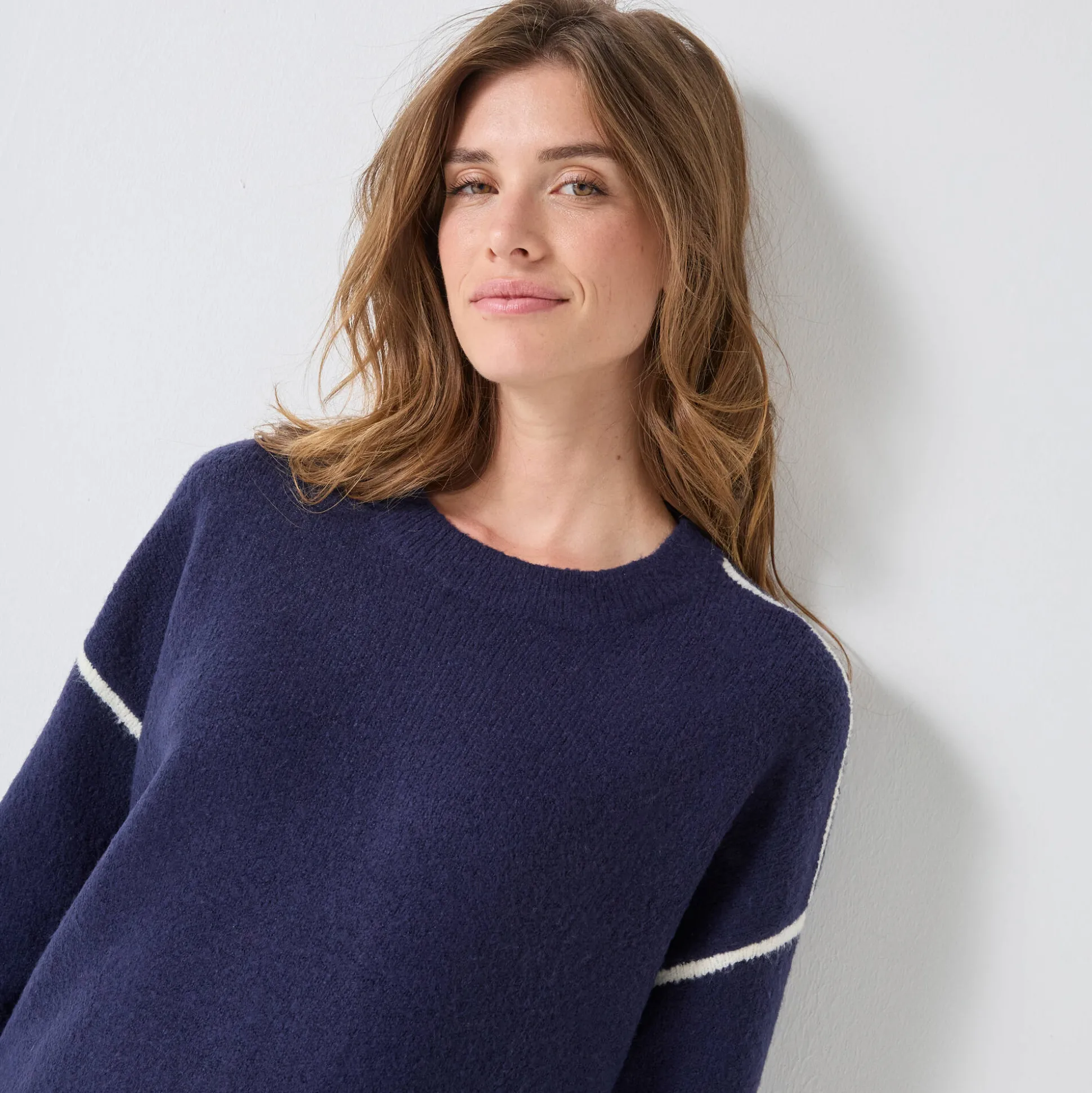 Tweekleurige trui in streelzacht tricot