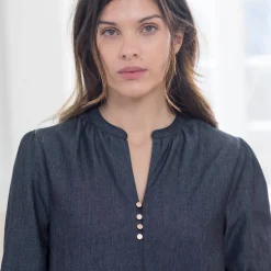 Uitlopende hoesjurk, licht denim