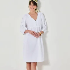 Uitlopende korte jurk, details in broderie anglaise