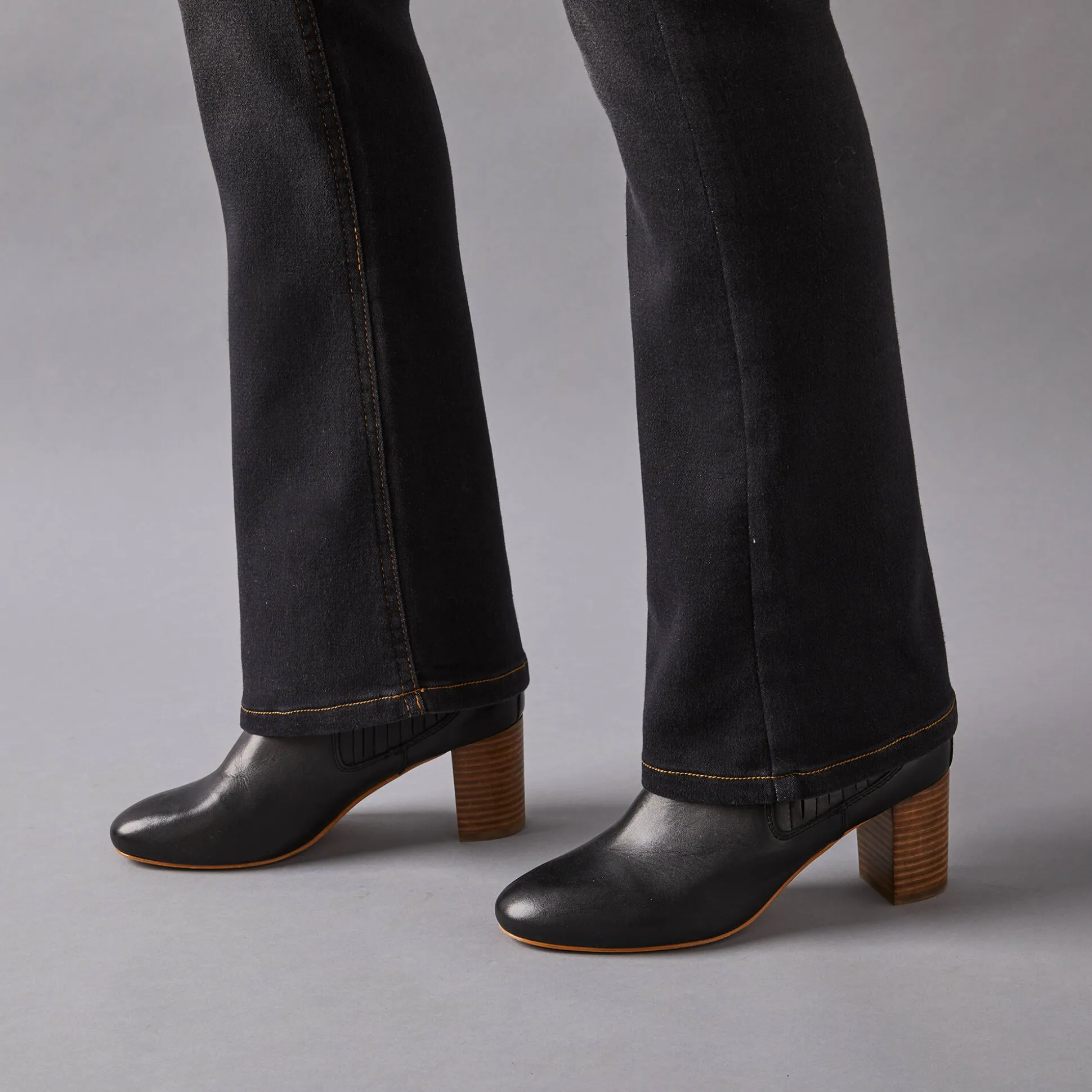 Ultracomfortabele bootcutjeans, tricot met denimeffect, kleine lengte