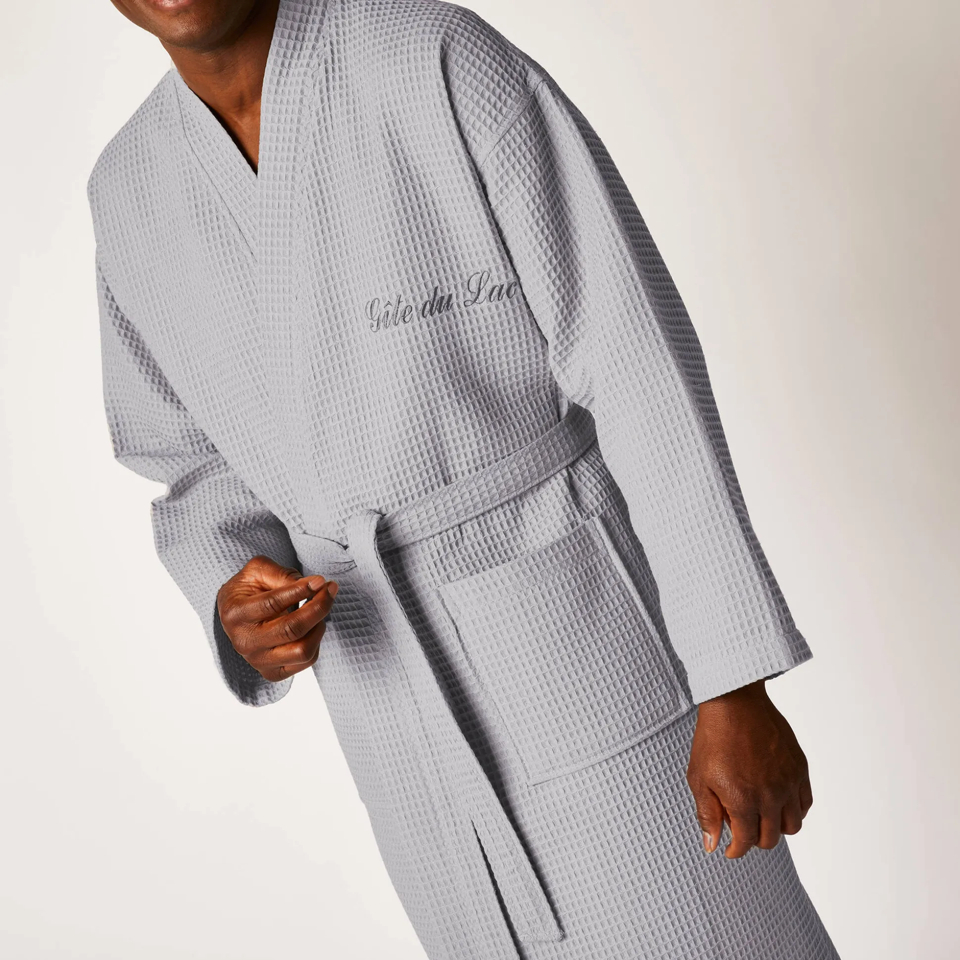 Uniseks badjas voor volwassenen in bijenraattricot 280 g/m2, personaliseerbaar