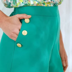 Urban short met knoopsluiting in 'pand' effect