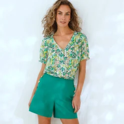 Urban short met knoopsluiting in 'pand' effect