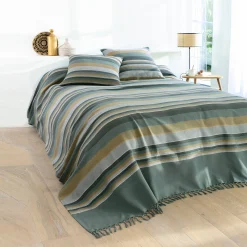 Veelkleurig artisanaal geweven sprei of plaid