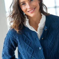 Vest in fantasietricot met kabelmotieven, knoopsluiting