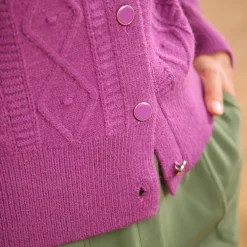 Vest in fantasietricot met kabelmotieven, knoopsluiting