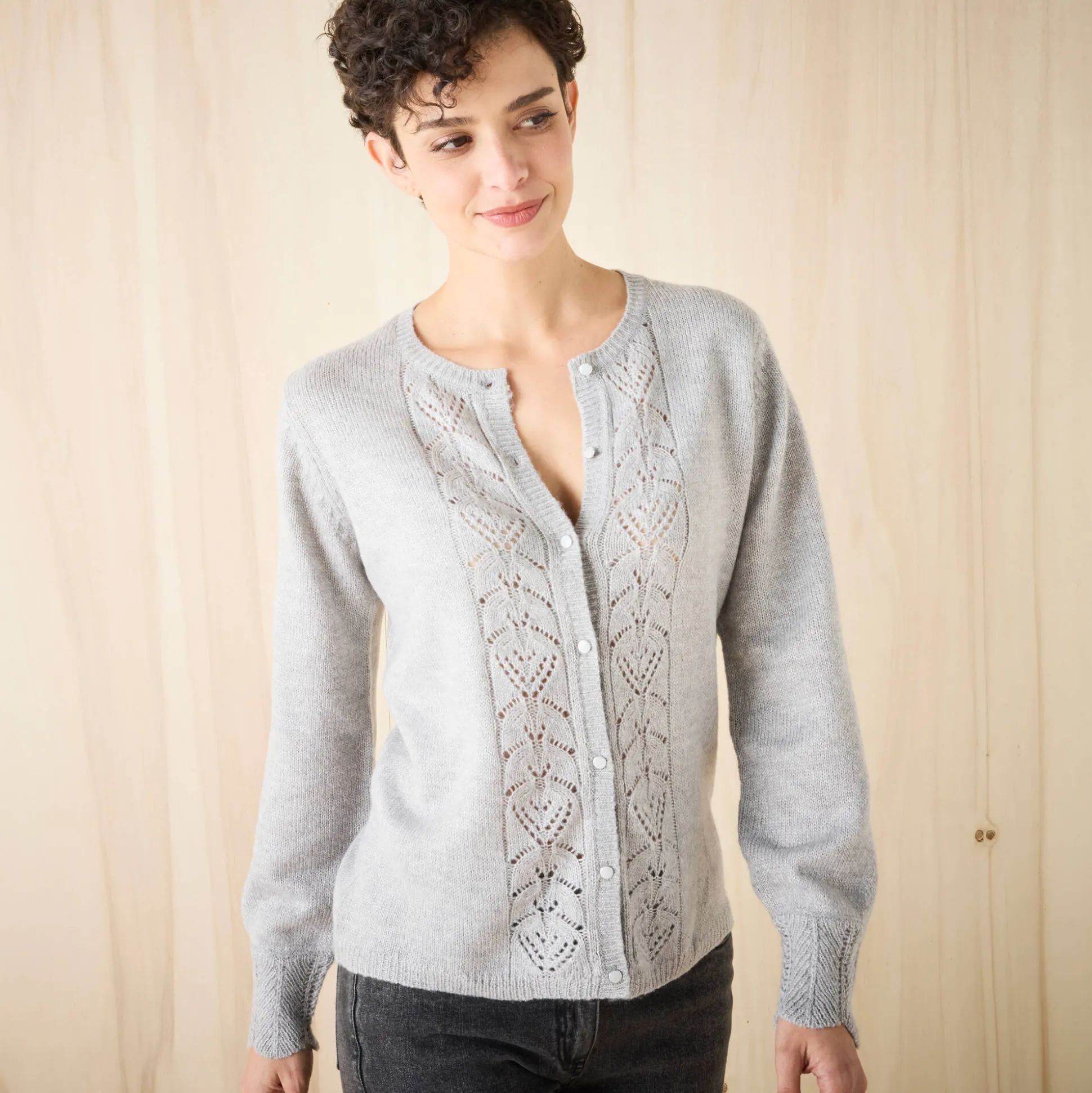Vest met knopen, ajourtricot