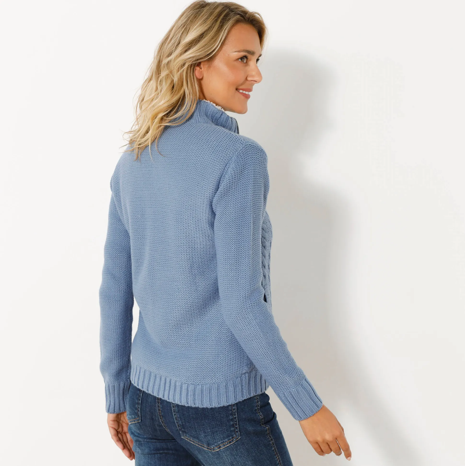 Vest met rits en kabelmotieven, gevoerd met pluchetricot