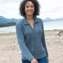 Vest met rits en polokraag, kabeltricot