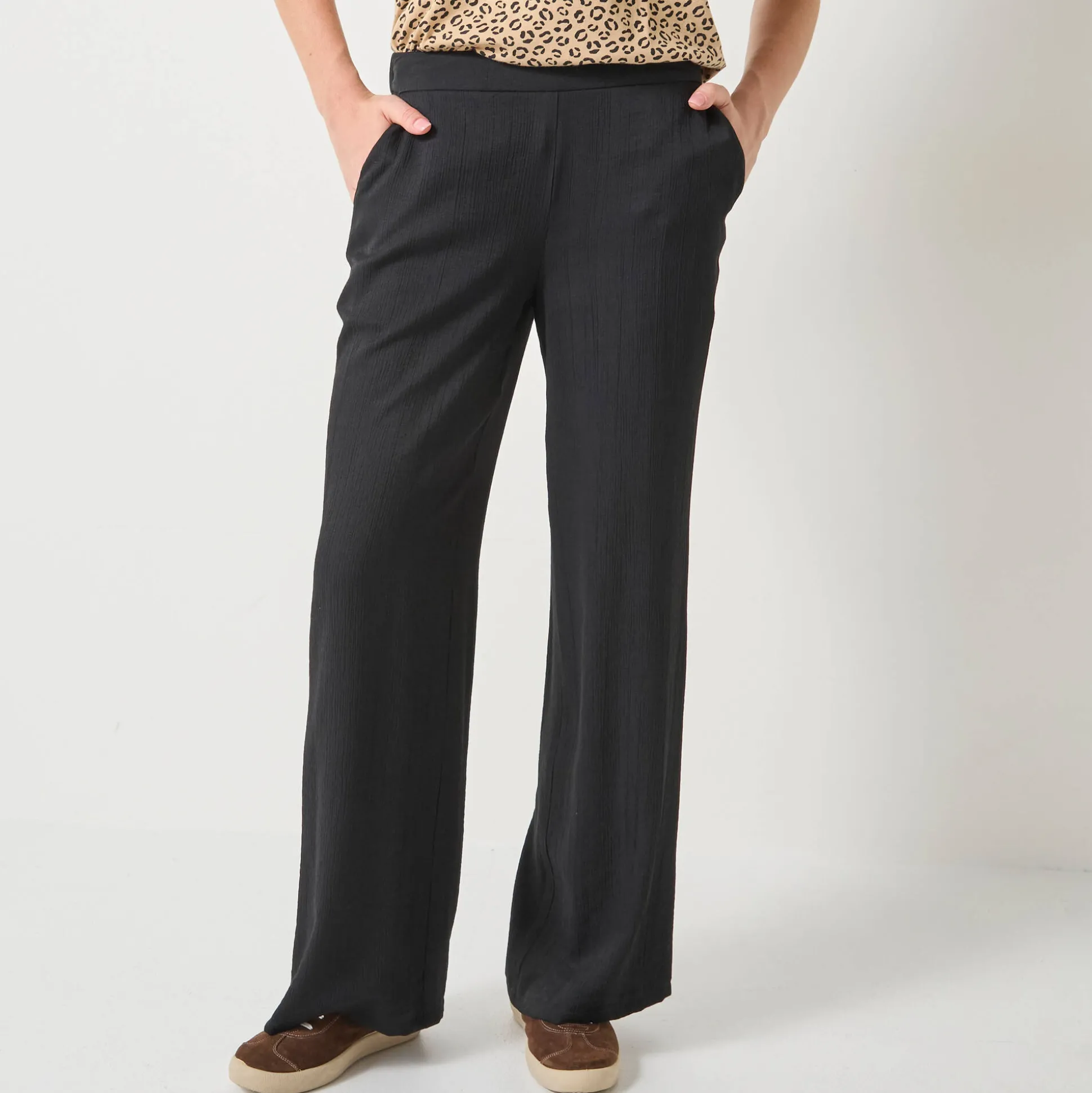 Wijde broek met materiaaleffect