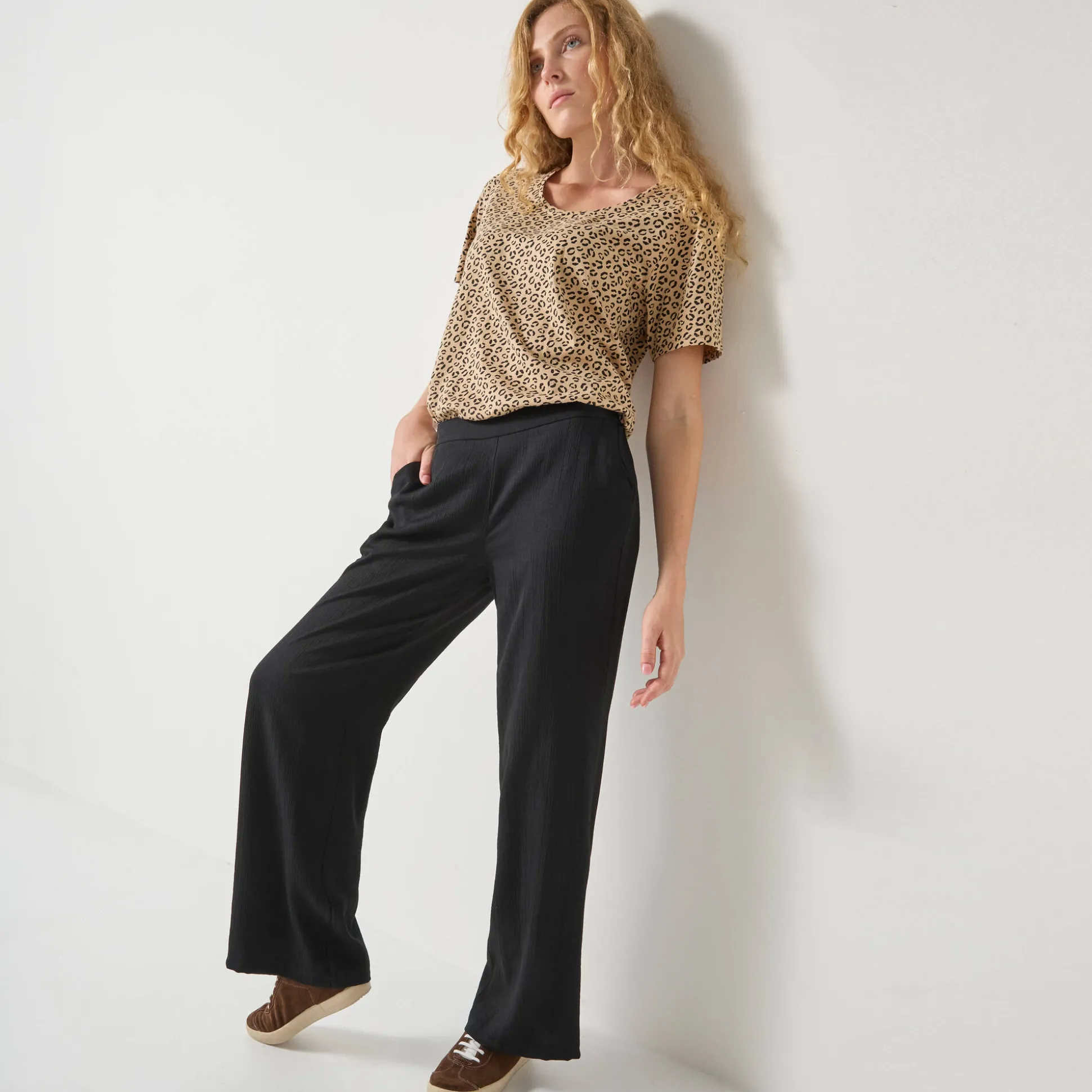 Wijde broek met materiaaleffect